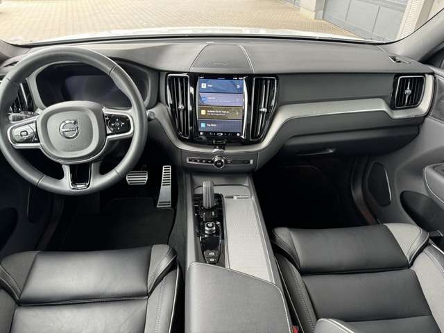 Volvo  B4 (Benzin) 2WD R-Design (EURO 6d) Klima